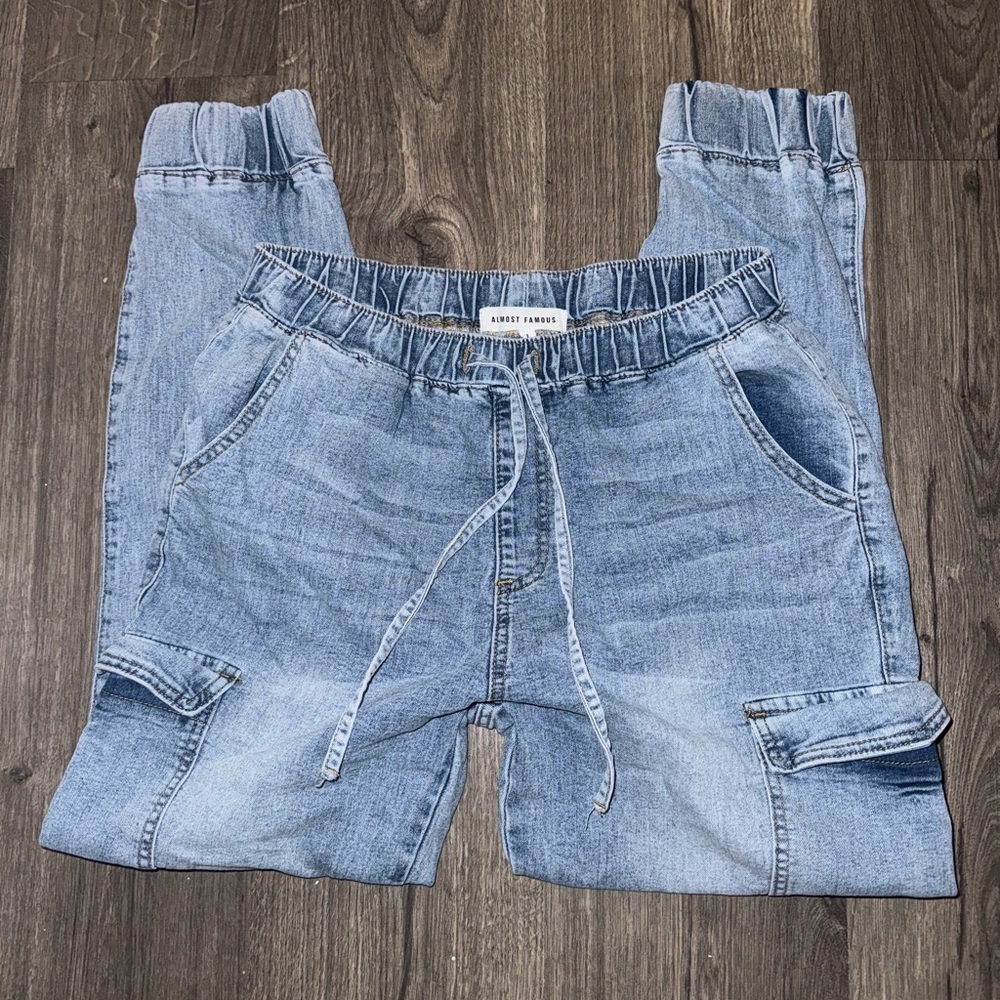 Almost Famous Jeans Size L